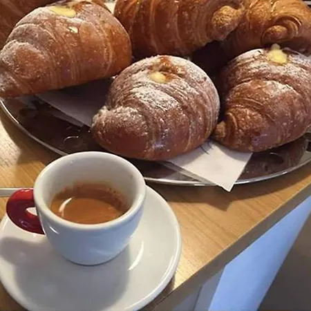 Lägenhetshotell Levante 2*